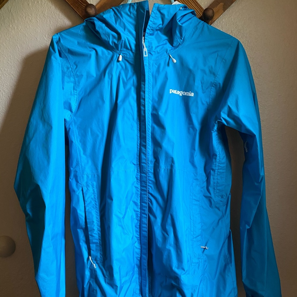 Patagonia Torrential Raincoat size: medium blue